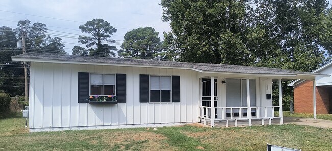 Foto del edificio - 1004 Bloomfield Dr