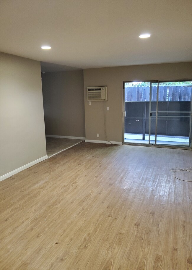 Foto del edificio - 1411 N Sierra Bonita Ave
