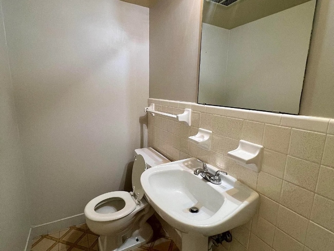 Foto del edificio - 1701 Lobdell Ave