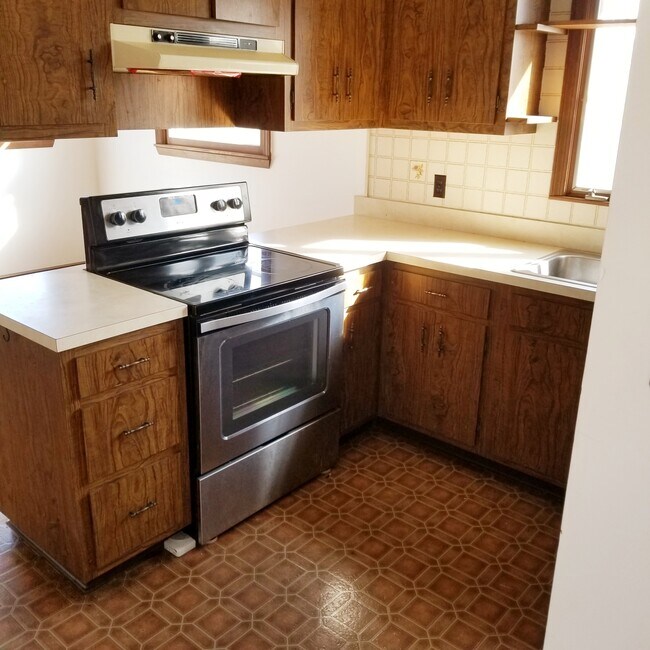 Building Photo - 573 Krumkill Rd