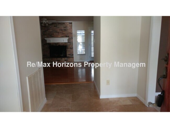 Foto del edificio - Great Northeast Home!