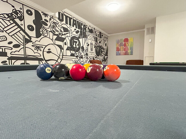 Building Photo - Forest Ridge