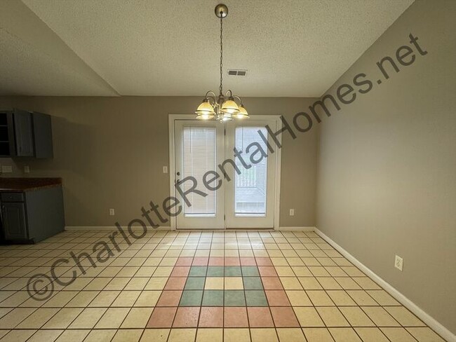 Foto del edificio - Nice 3 bedroom 2 bathroom home in Charlotte!