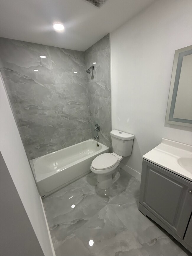 Photo - 1543 W 42nd St Townhome