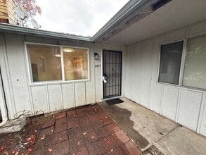 Building Photo - 4435 Campbell Dr SE