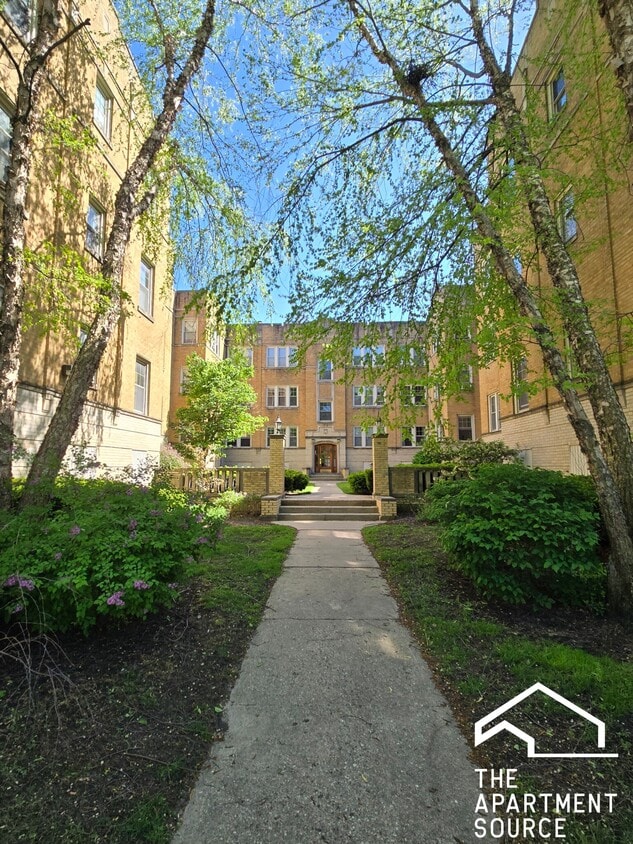Photo - 908 Reba Pl (Evanston, IL)