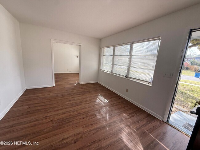 Foto del edificio - 7609 Tacony Dr