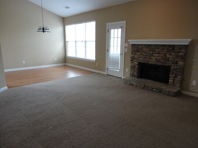 Building Photo - 5150 Hyde Trl