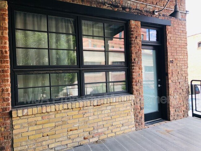 Foto del edificio - 346 Pierpont Ave