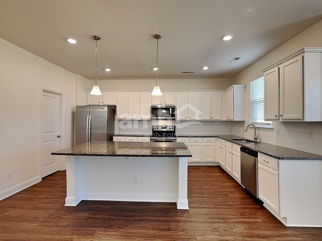 Building Photo - 162 Havenbrook Dr