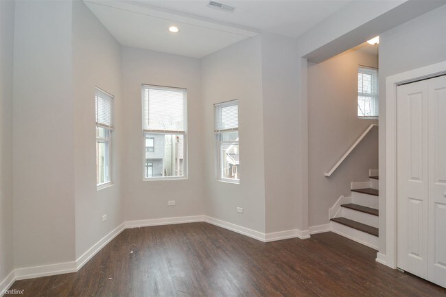 Building Photo - 4 br, 2 bath  - 1922 N Rockwell St A