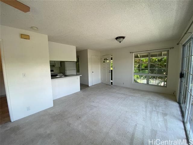 Building Photo - 383 Mananai Pl