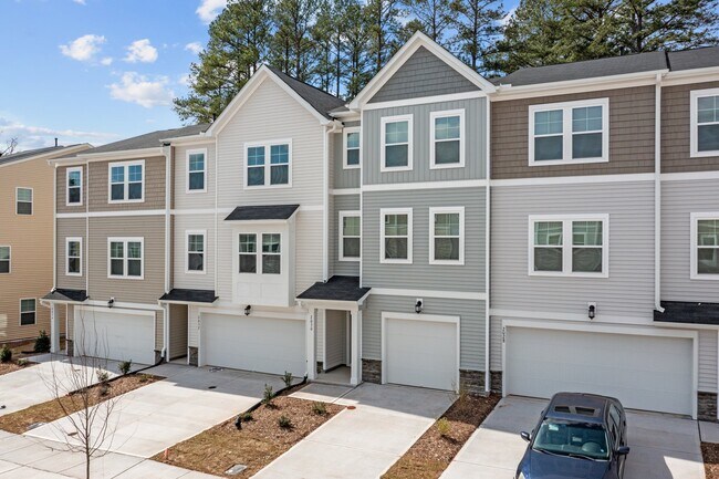 Building Photo - 2030 Sandwood Loch Dr