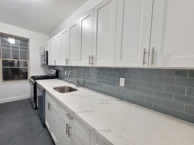 Foto principal - 1 bedroom in KEW GARDENS NY 11415