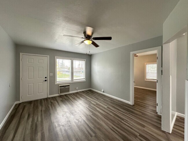 Foto del edificio - 736 Cedar St