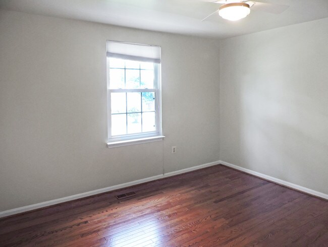 Building Photo - 2607 Meadowsweet Dr