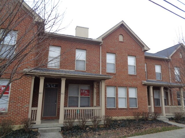 Primary Photo - 803 S Front St