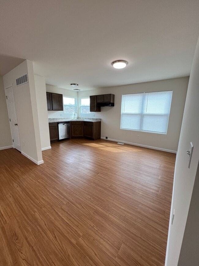 Foto del edificio - BRAND-NEW 4-beds/2-baths house near I-44