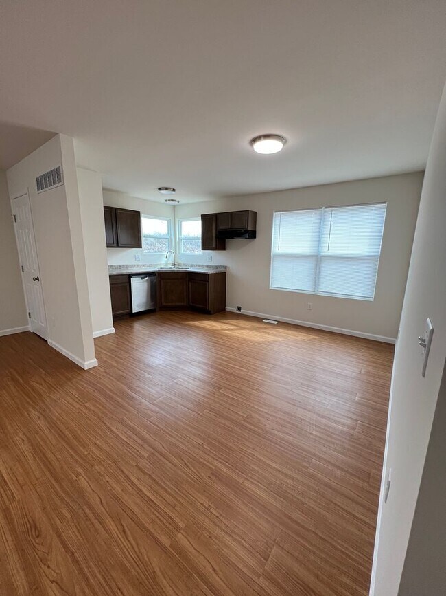 Building Photo - Brand New House 4 beds/2baths