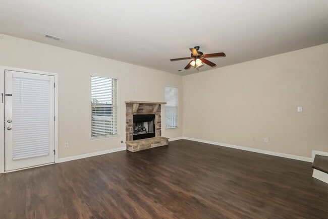 Building Photo - 576 Camano Way