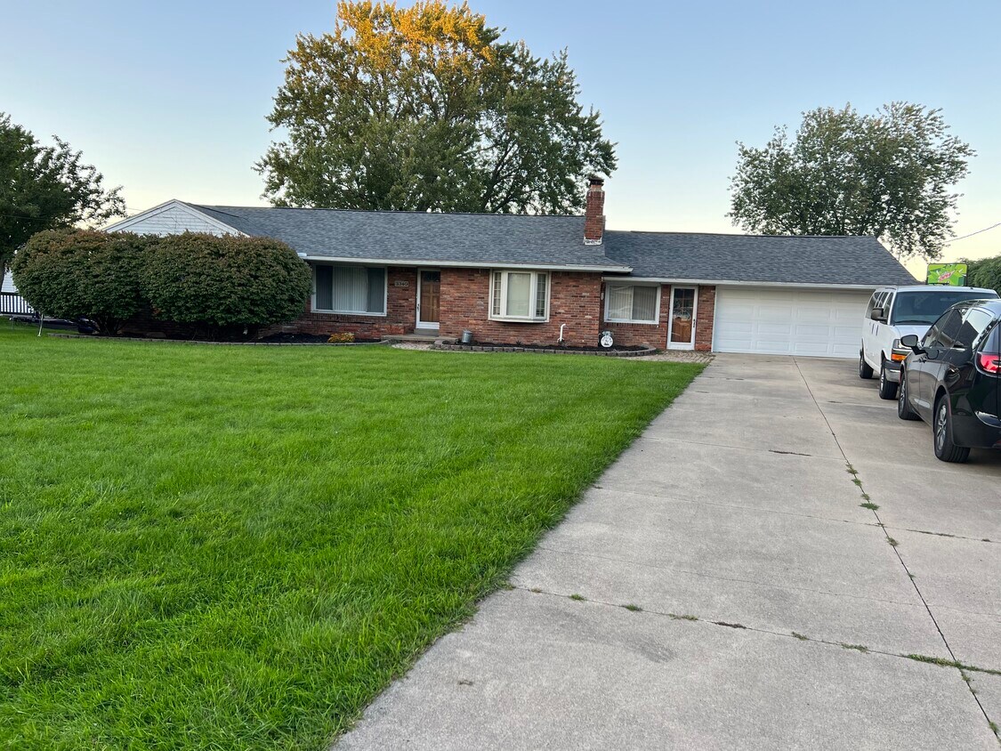 Primary Photo - 3340 Windcroft St