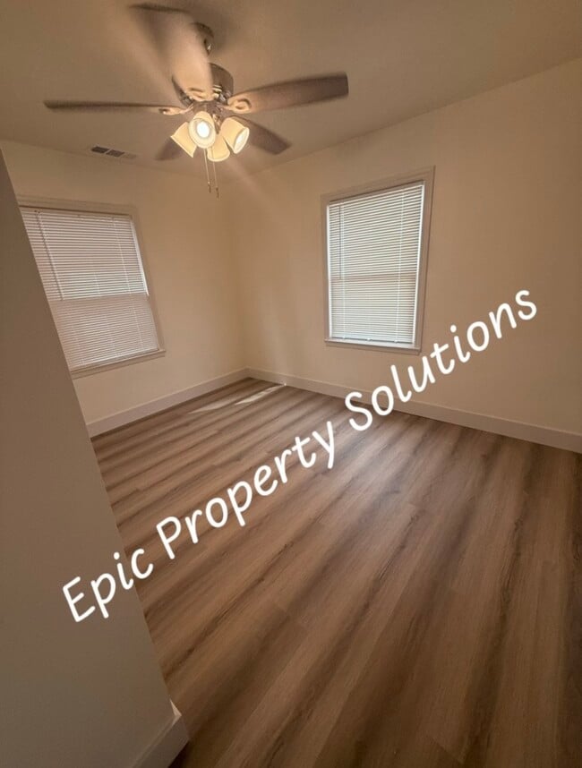 Building Photo - 319 E Dayton Ave