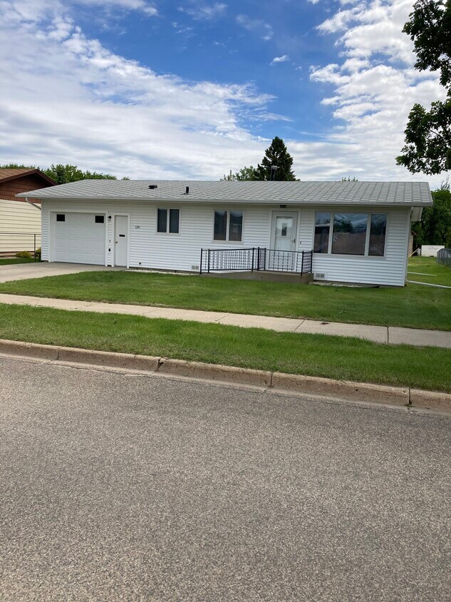 Foto principal - 1341 1st St SW