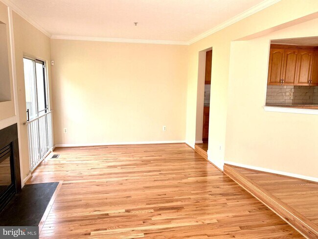 Building Photo - 10000 Prince Royal Pl