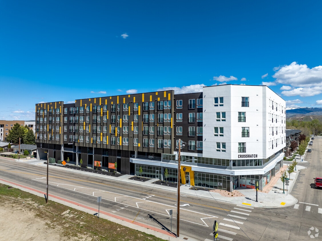 Primary Photo - Crosshatch Apartments