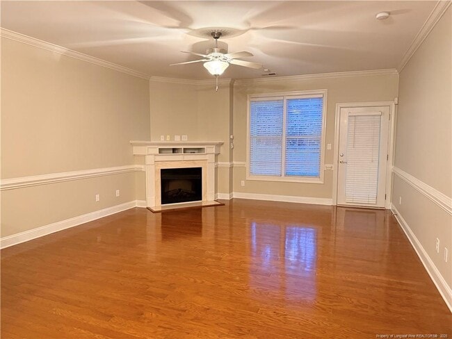 Foto del edificio - 210 Fountainhead Ln