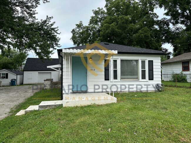 Photo - 1012-1014 S Worth Ave Apartment