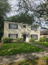 Building Photo - 1434 Lawson St