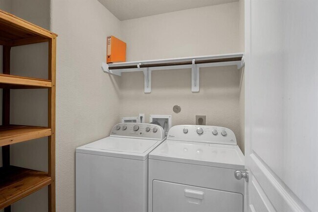 Building Photo - 2622 Skyview Silver Dr