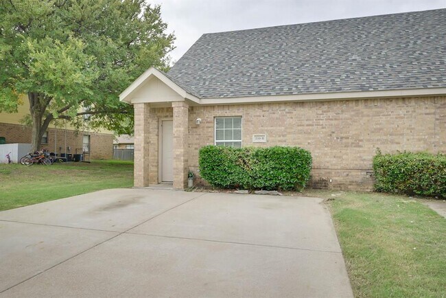 Foto del edificio - 510 Kings Way Dr
