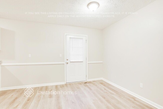 Foto del edificio - 3890 Daylily Way