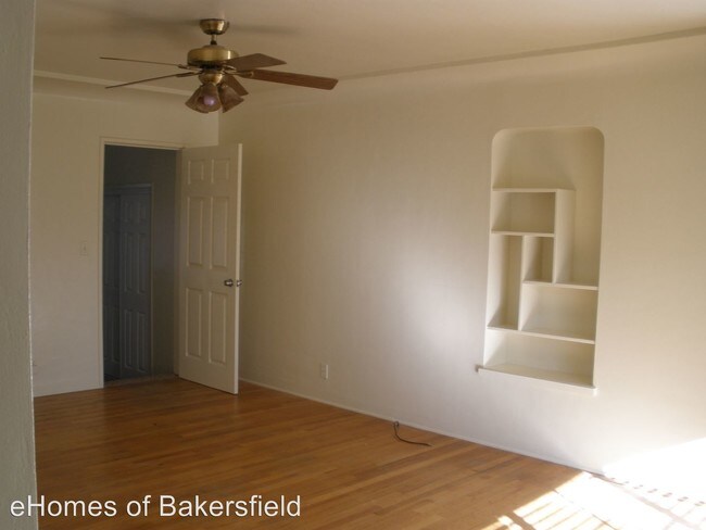 Building Photo - 518 Ray St