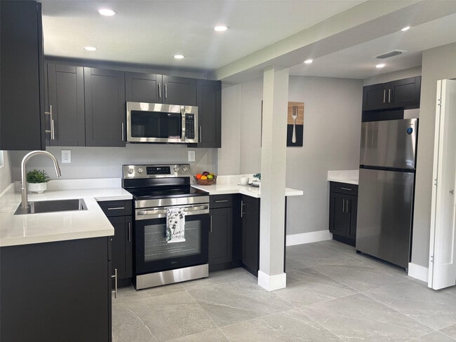 Building Photo - 13025 NW 2nd Ave