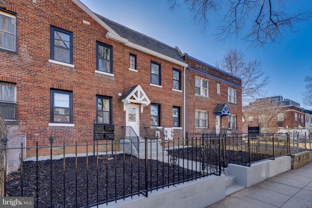 Primary Photo - 1703 W Virginia Ave NE
