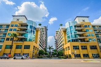 Building Photo - 1208 E Kennedy Blvd