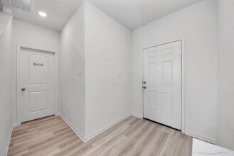 Building Photo - 7943 Vacek Meadows Loop