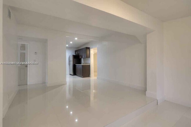 Foto del edificio - 2260 Service Rd