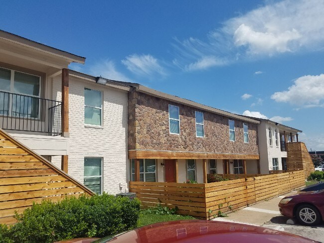 Solarium Apartments Dallas Tx Building Photo Solarium Apartments