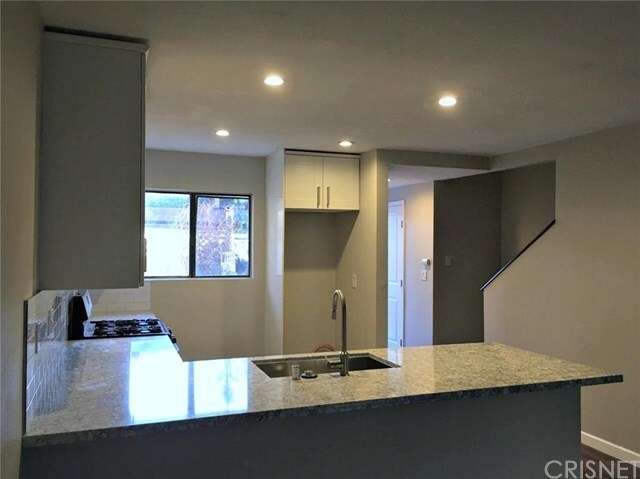 KITCHEN - 15031 Chatsworth St