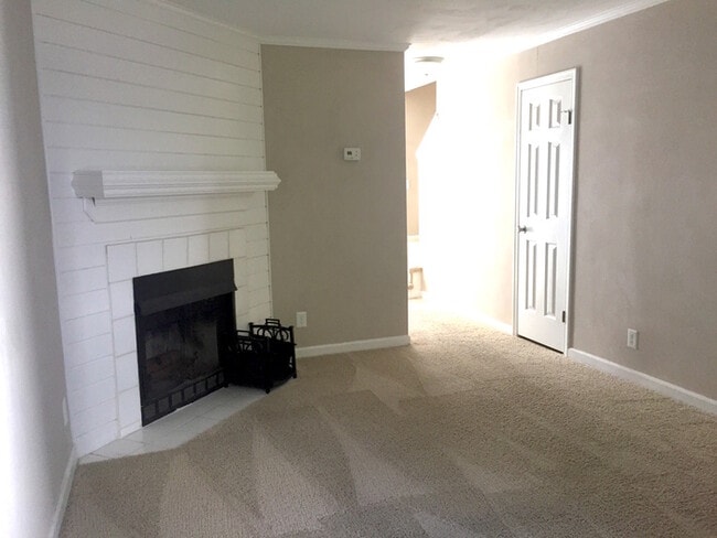 Building Photo - 929 Green St