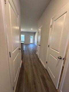 Foto del edificio - 144 Village Green Dr