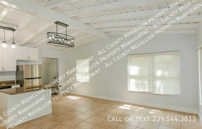 Building Photo - 310 Burland St