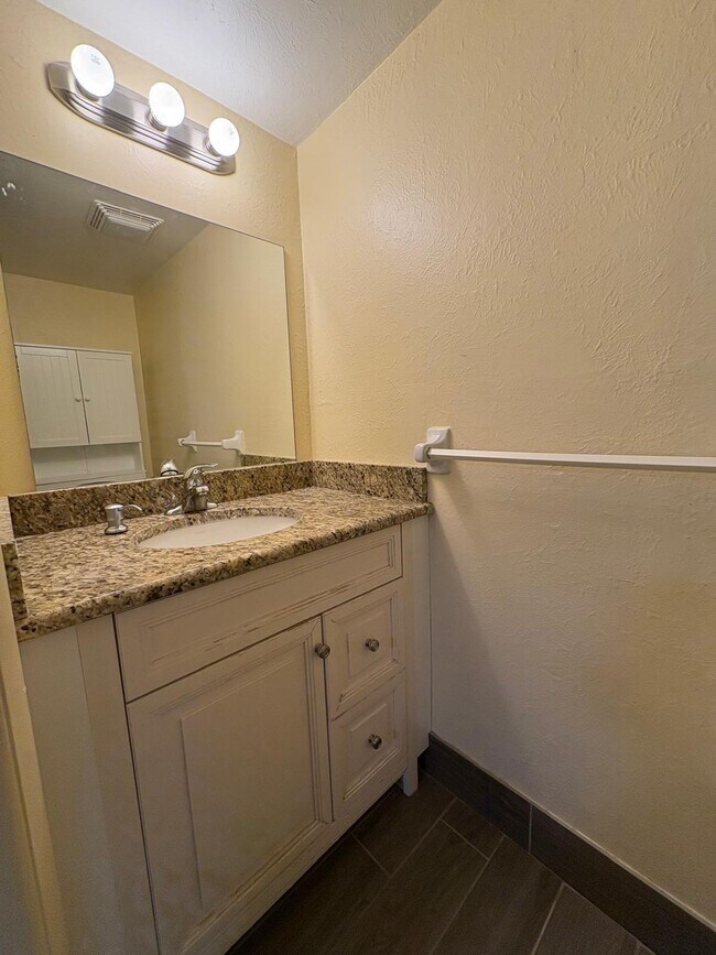 Foto del edificio - 802 Shorewinds Dr