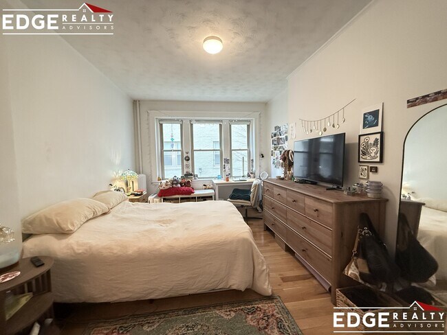 Foto del edificio - 130 Brainerd Rd