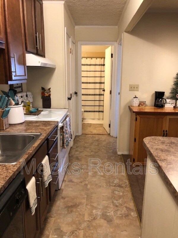 Foto del edificio - 1665 6th Ave