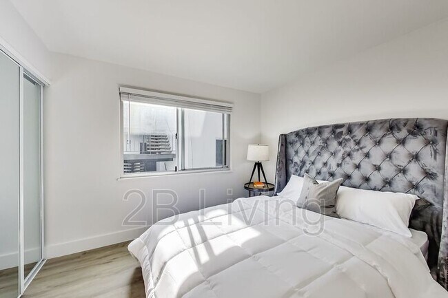 Foto del edificio - 1221 E 20th St